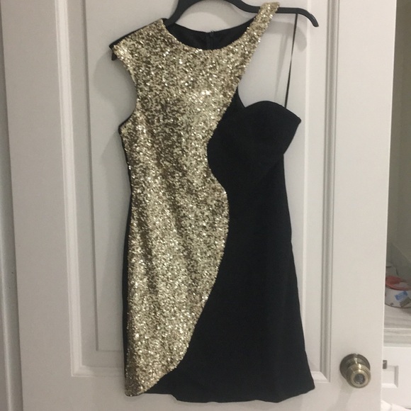 Asymmetrical sequin dress - Picture 2 of 5